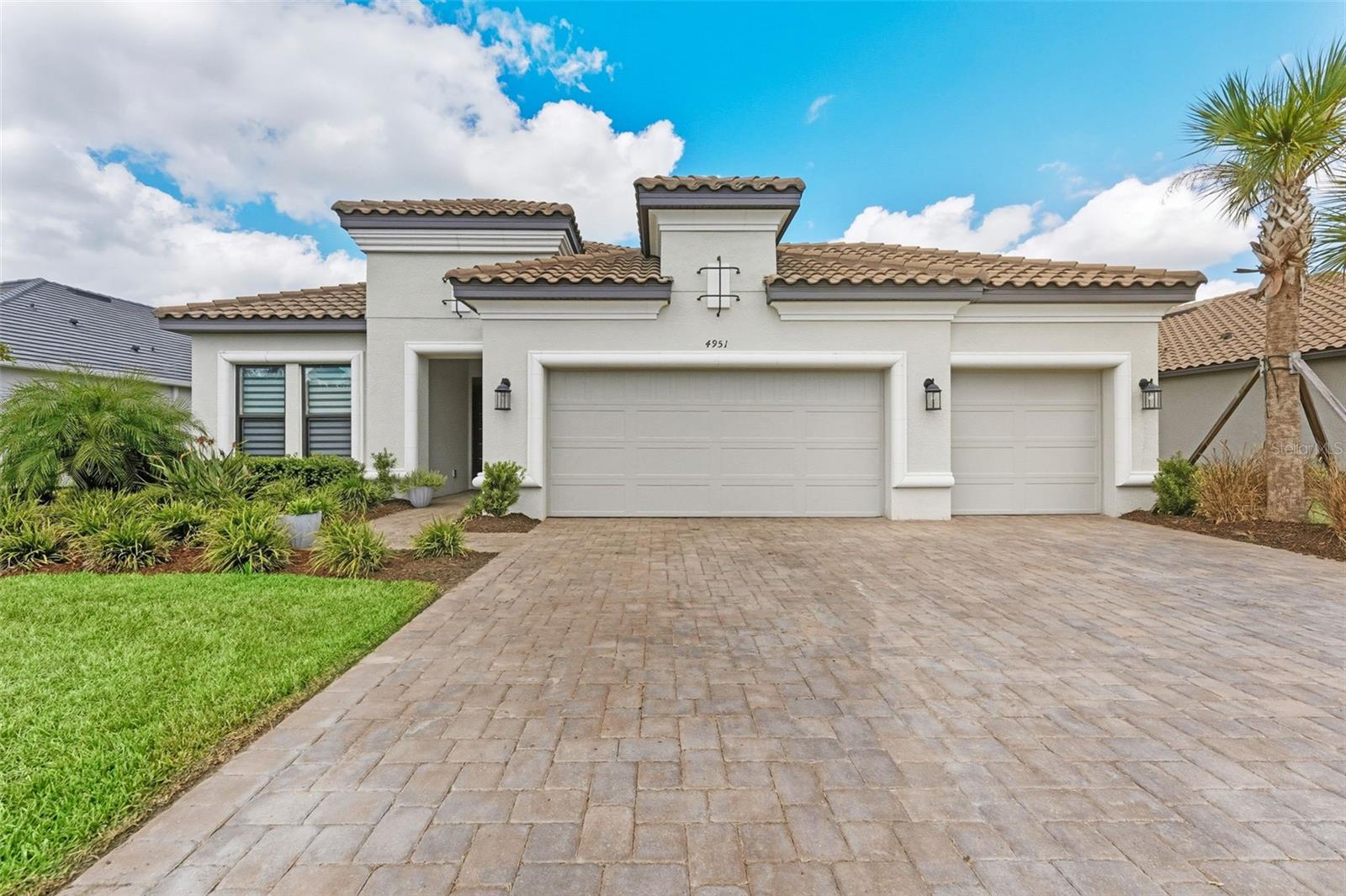 4951 FRECCIA LOOP