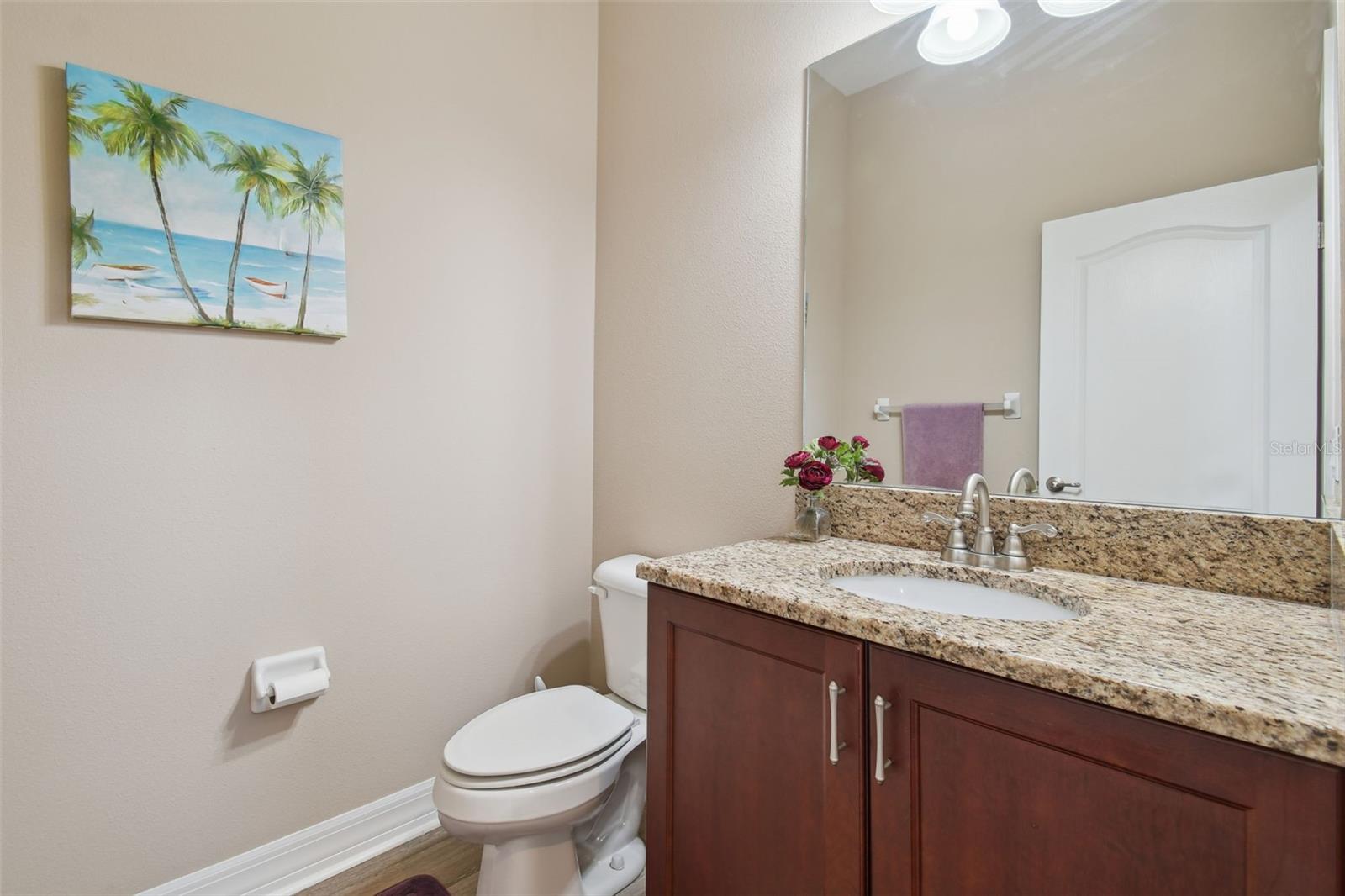 2566 LAKE MANOR DR