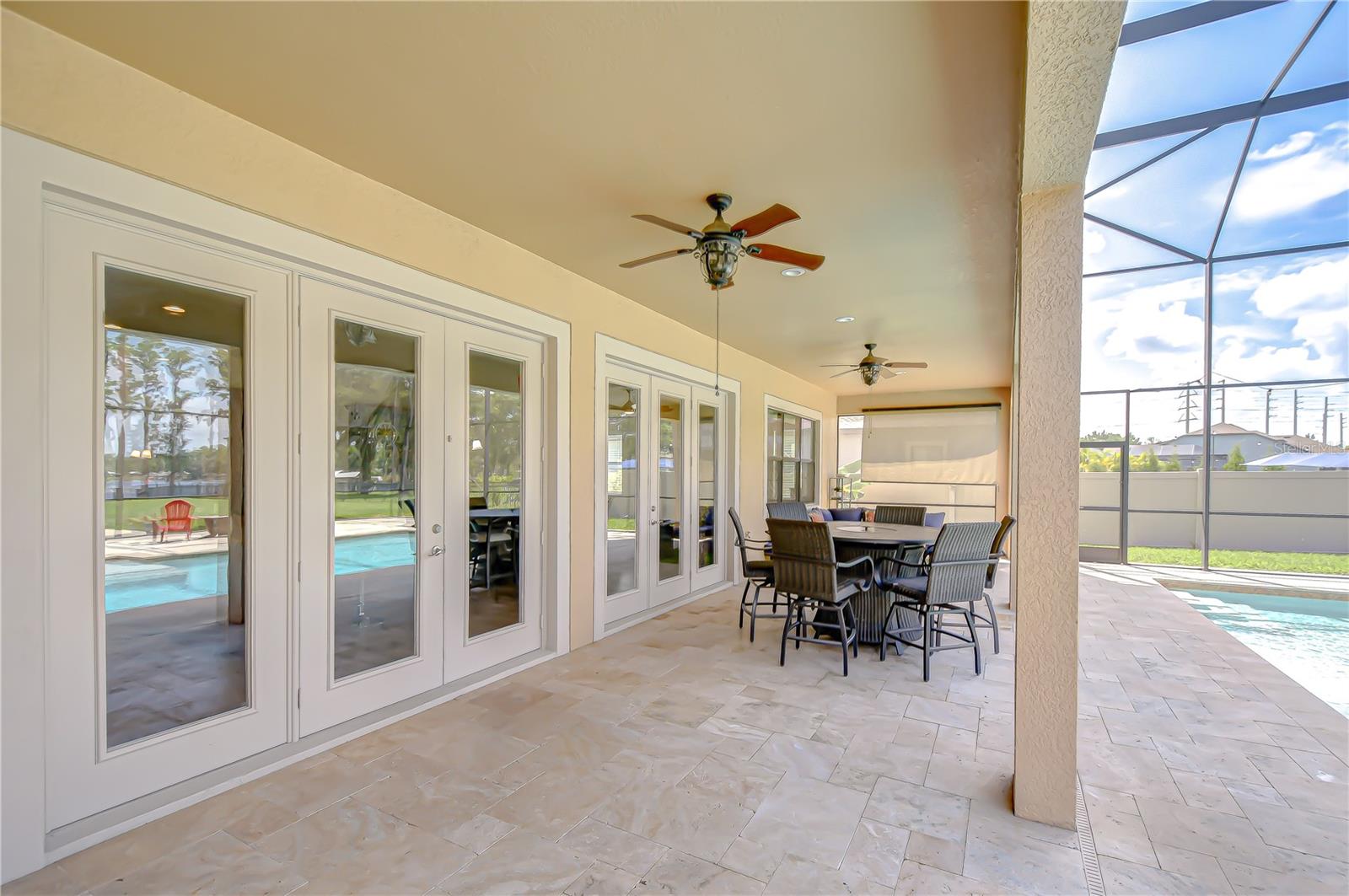 2566 LAKE MANOR DR