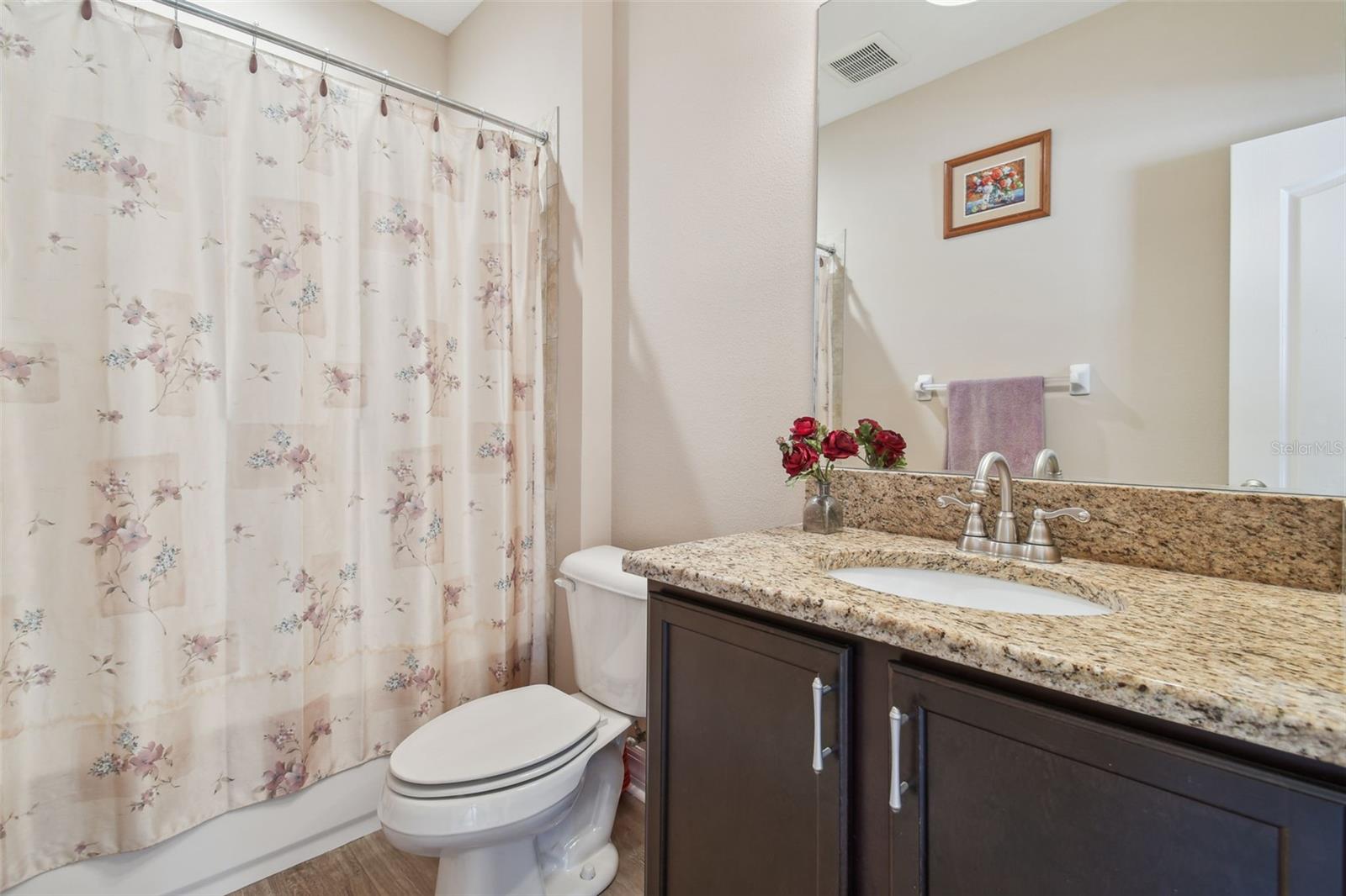 2566 LAKE MANOR DR