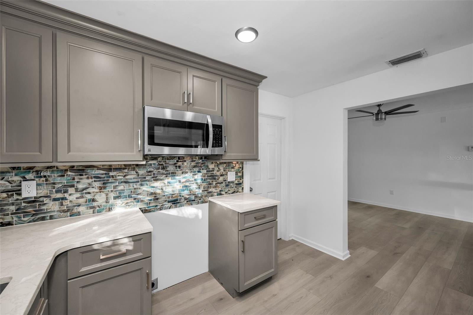 406 ORCHID LN