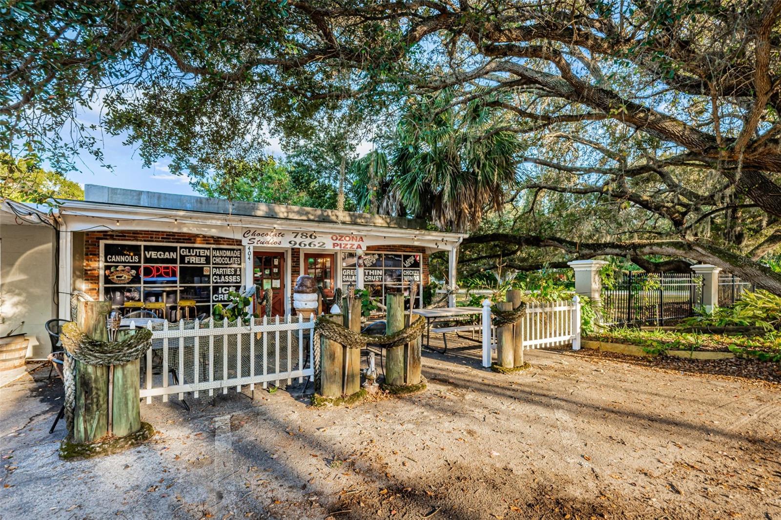 406 ORCHID LN
