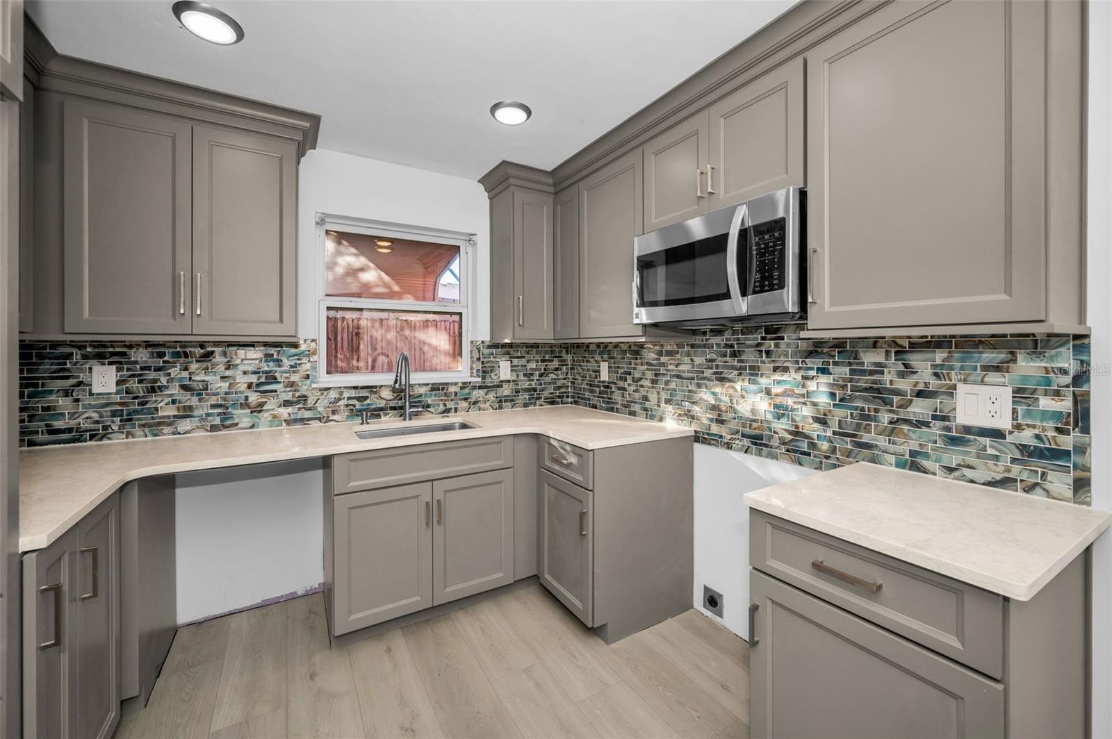 406 ORCHID LN
