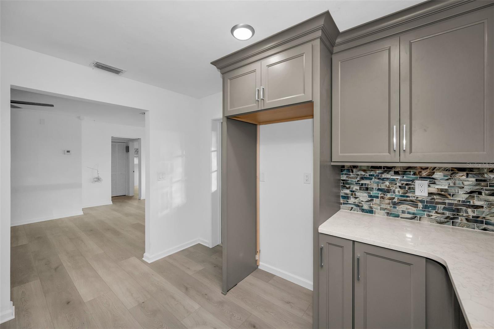 406 ORCHID LN