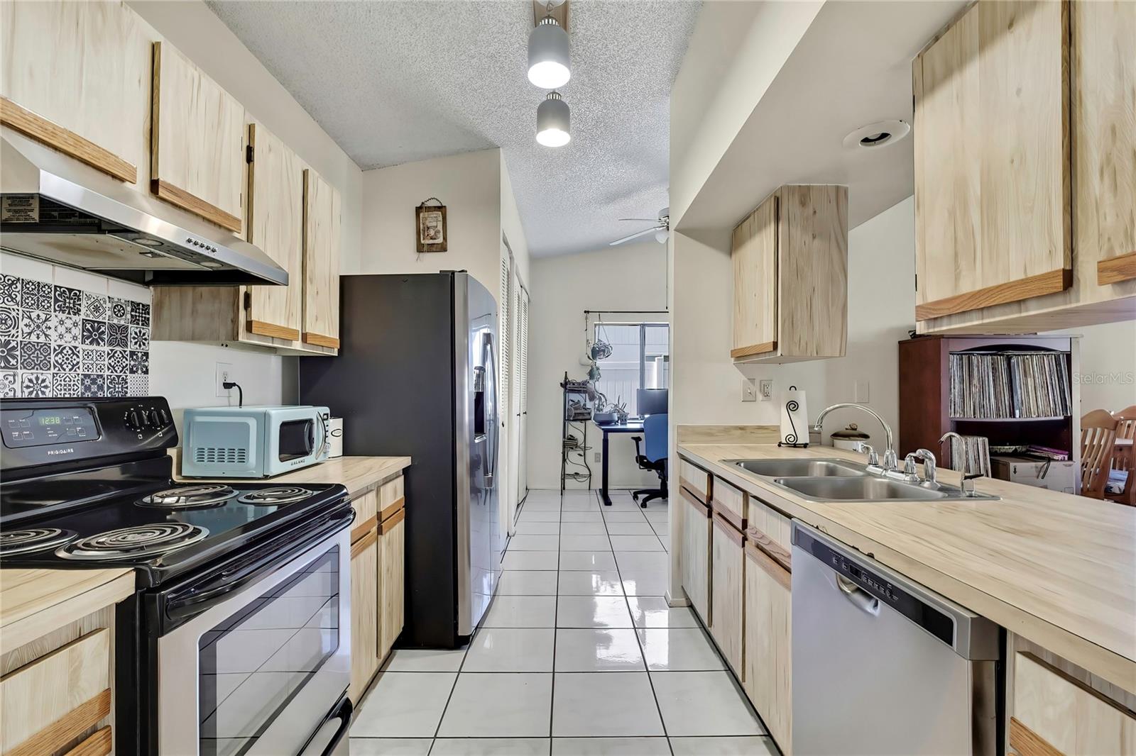 1521 PINEY BRANCH CIR