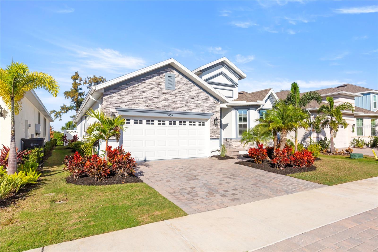1009 SIGNET DR