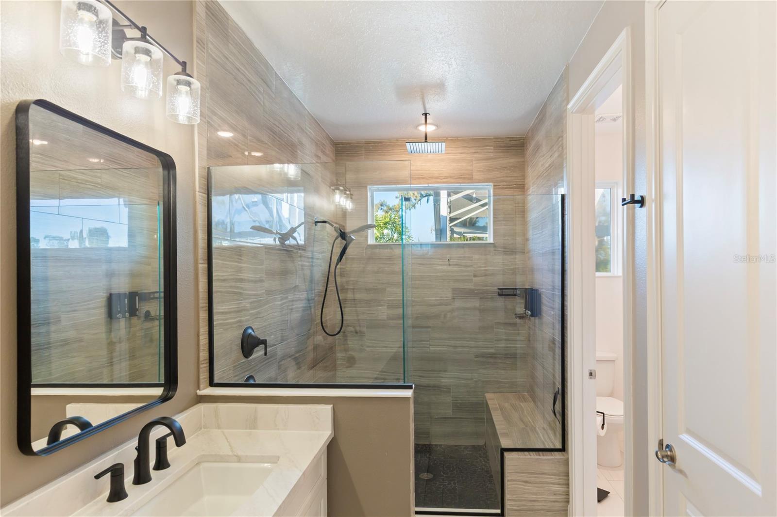1009 SIGNET DR