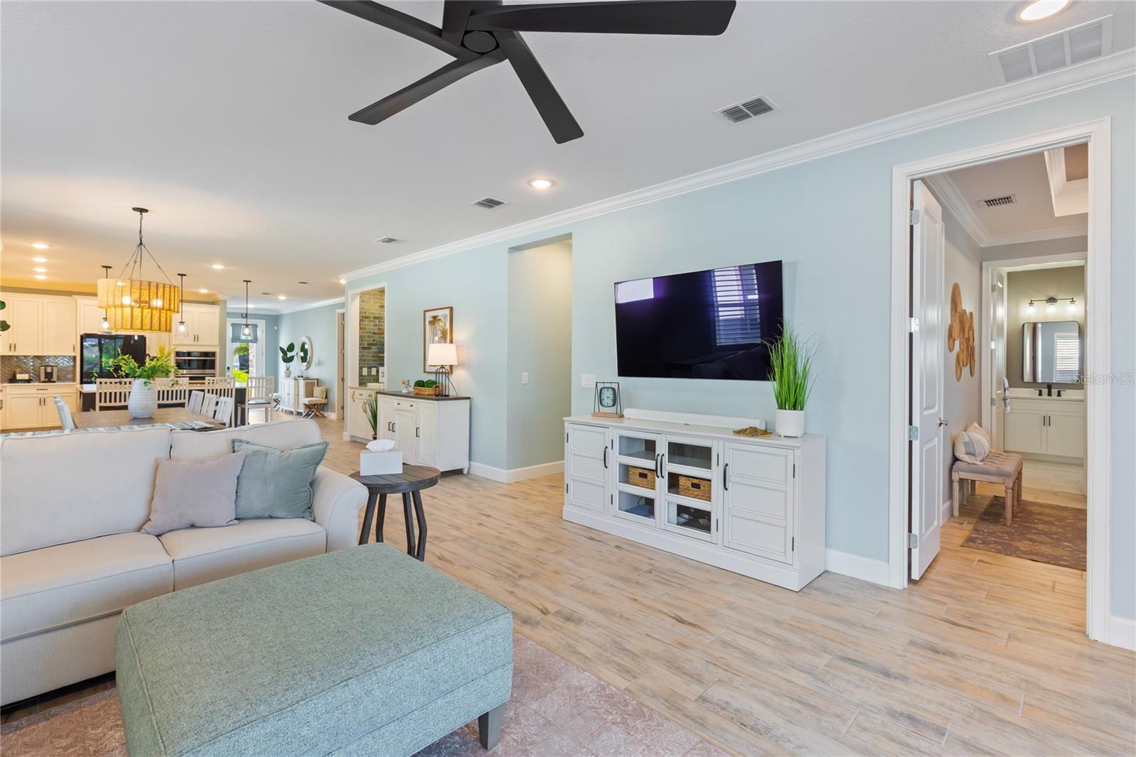 1009 SIGNET DR