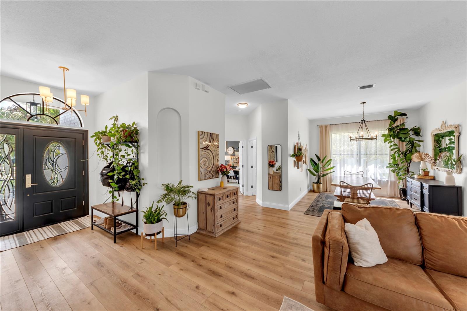 3921 ROSWELL PL