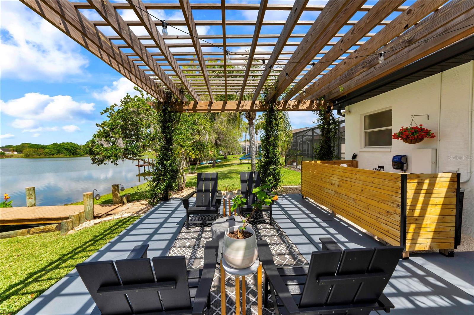 3921 ROSWELL PL