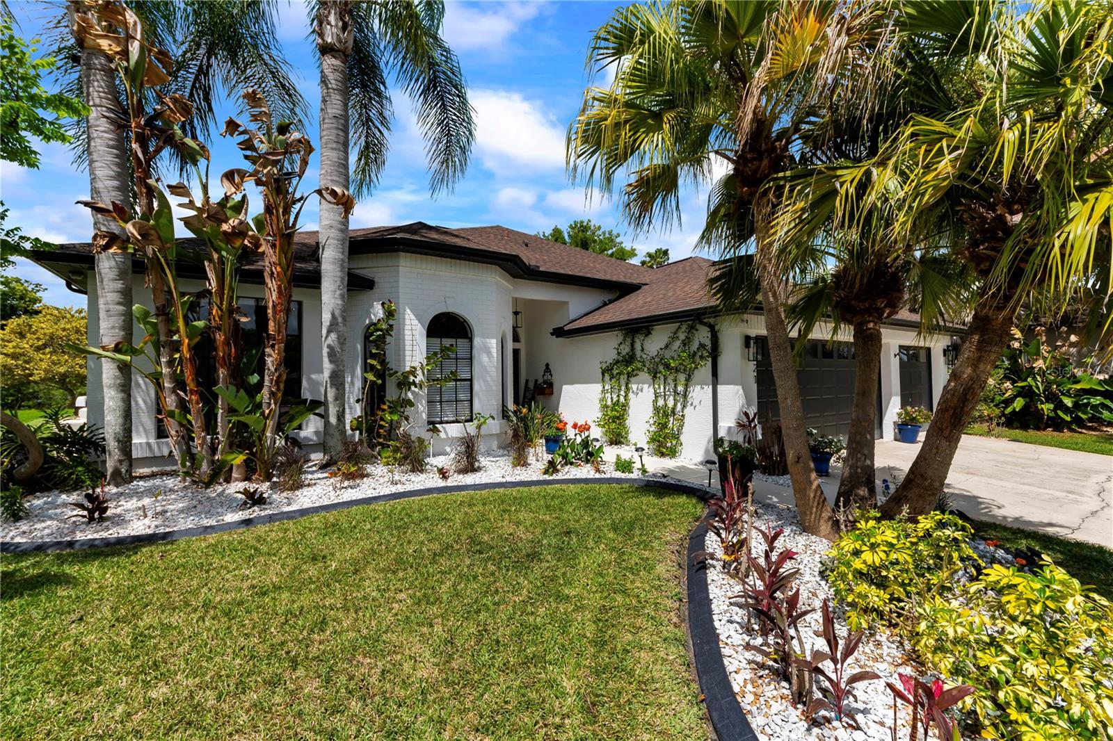 3921 ROSWELL PL