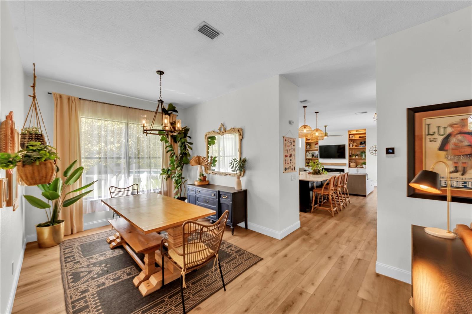 3921 ROSWELL PL