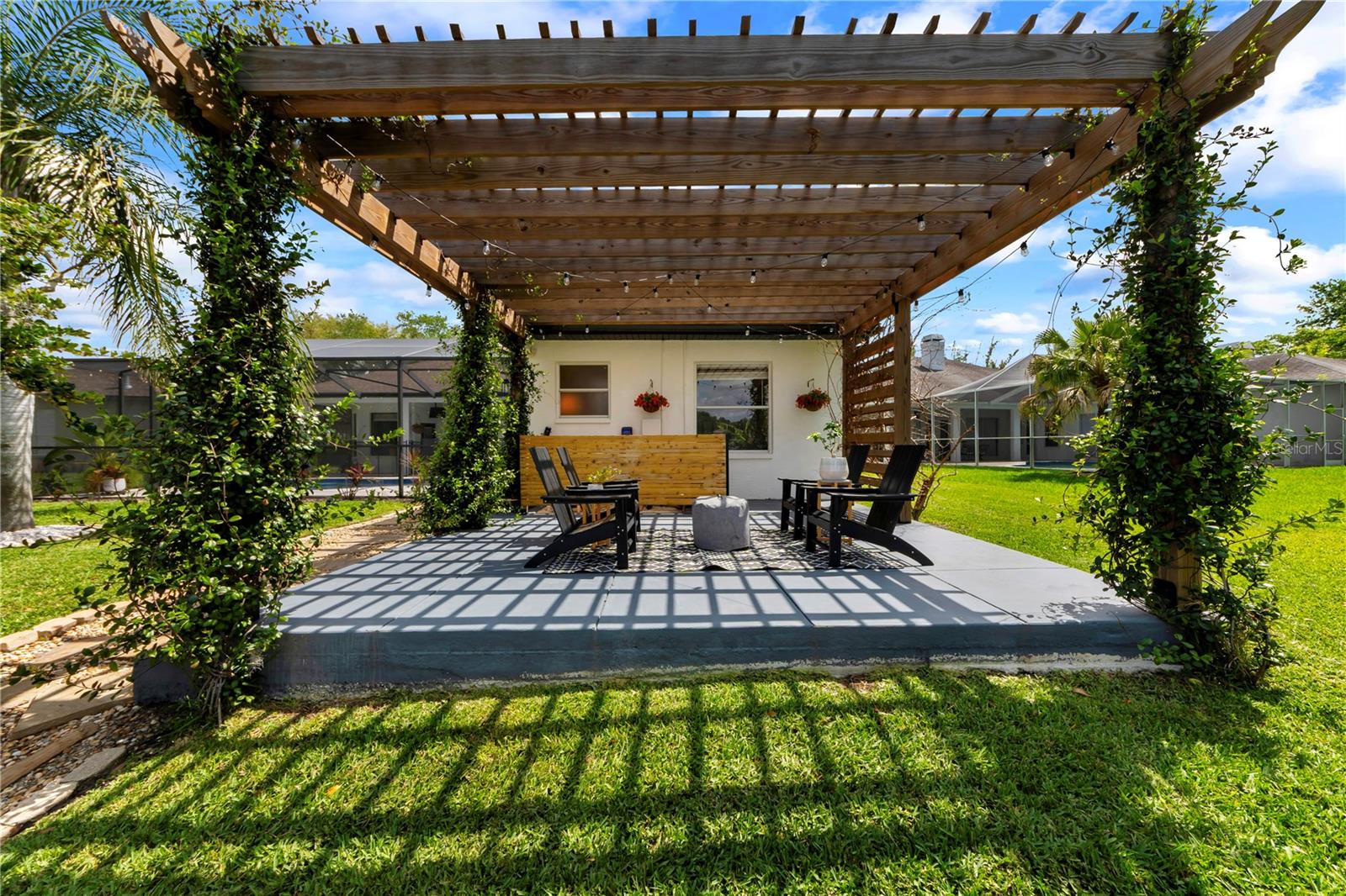 3921 ROSWELL PL