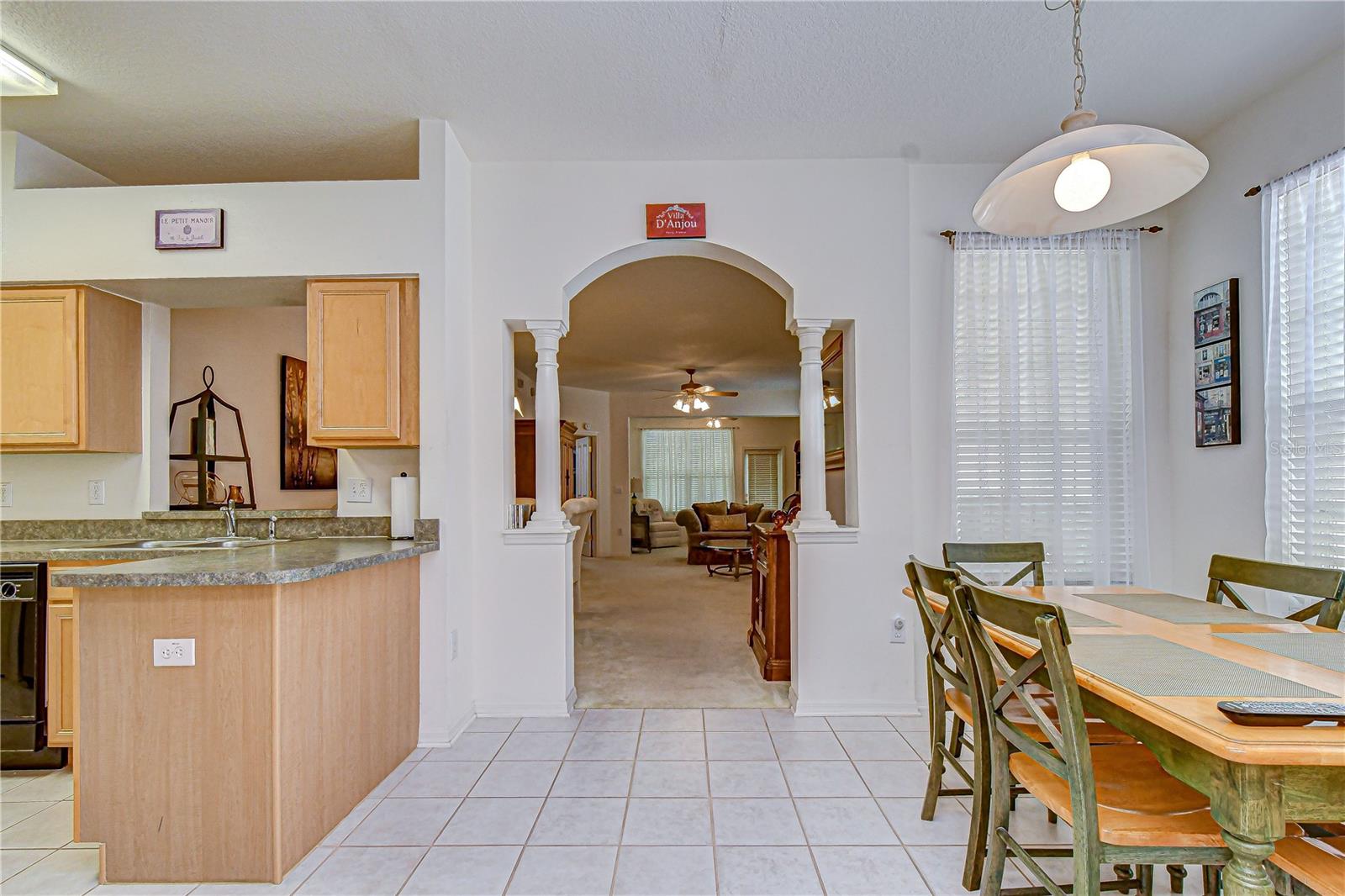 1832 SASSAFRAS DR