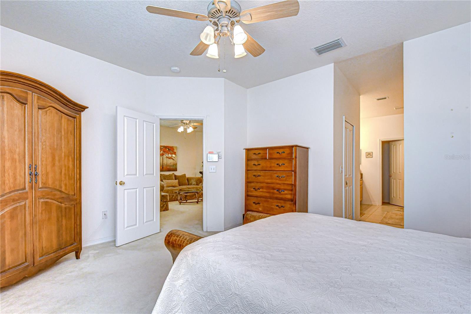 1832 SASSAFRAS DR