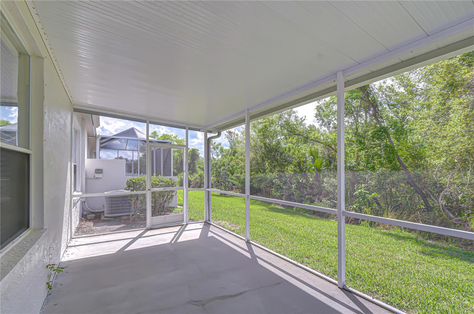 1832 SASSAFRAS DR
