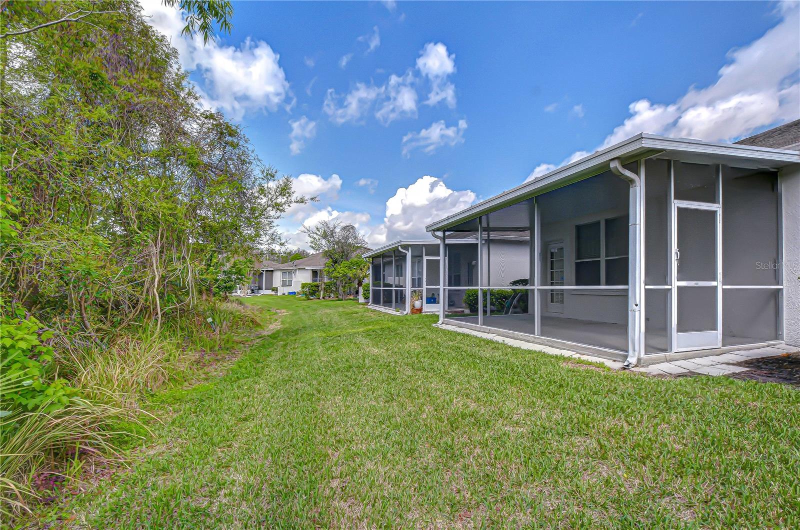 1832 SASSAFRAS DR