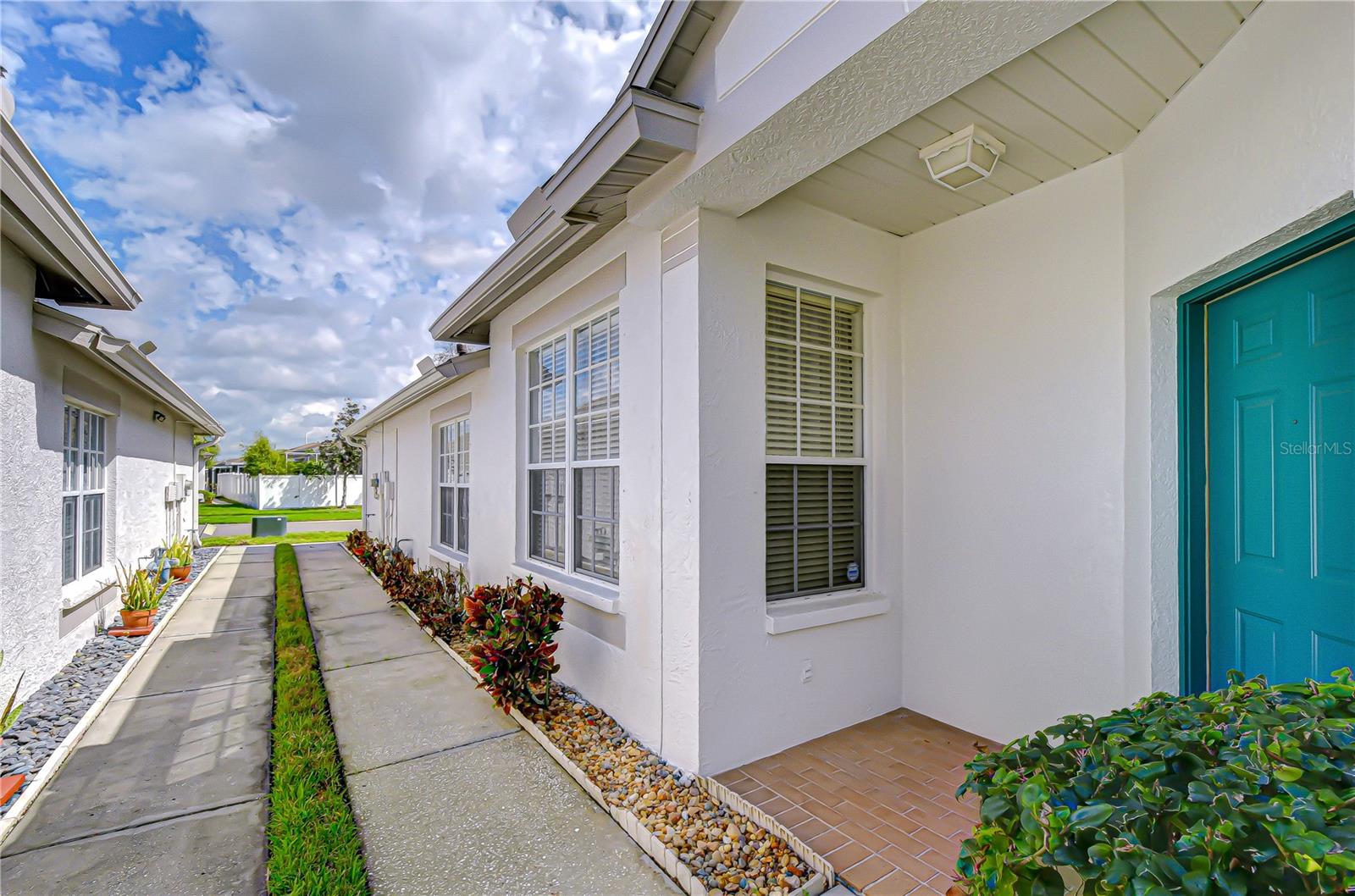1832 SASSAFRAS DR