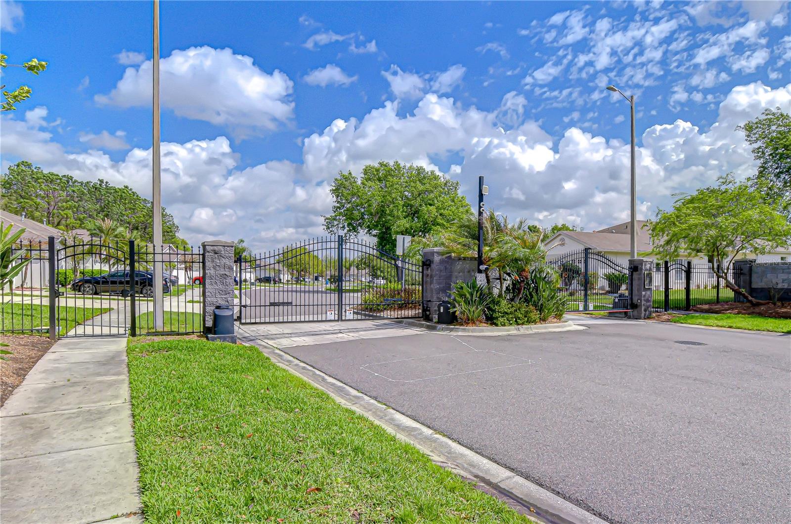 1832 SASSAFRAS DR
