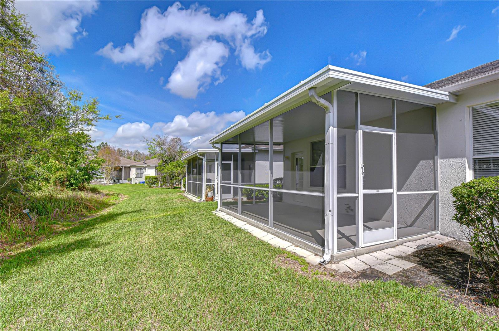 1832 SASSAFRAS DR