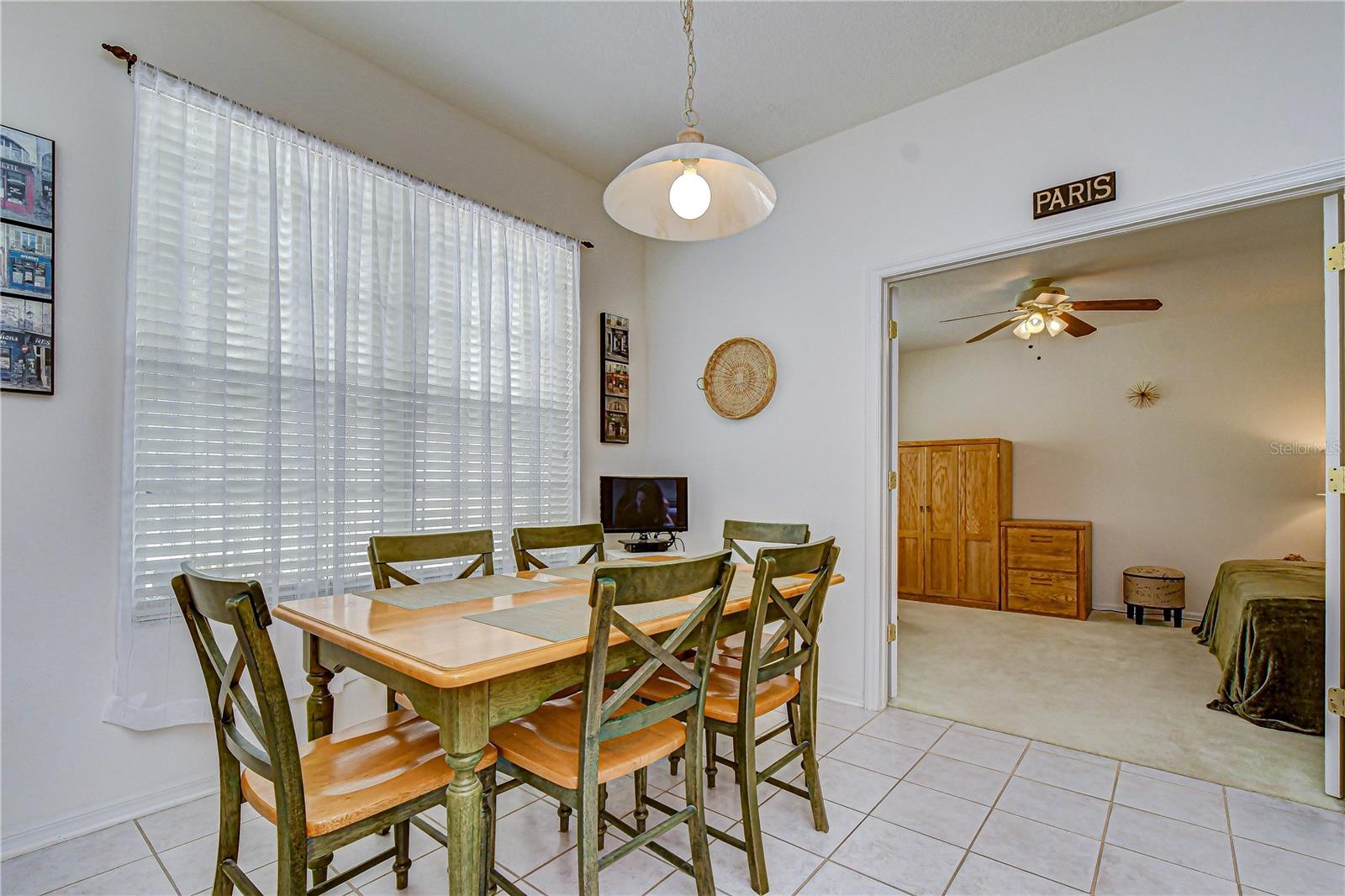 1832 SASSAFRAS DR