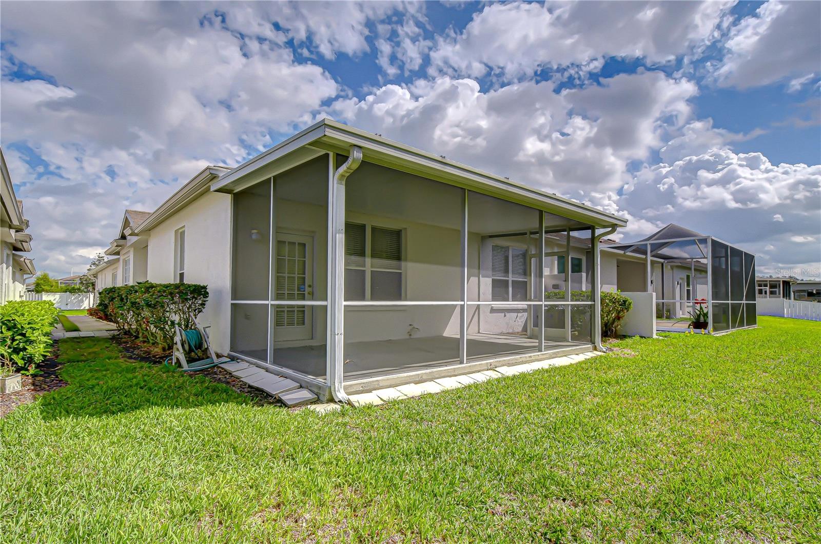 1832 SASSAFRAS DR