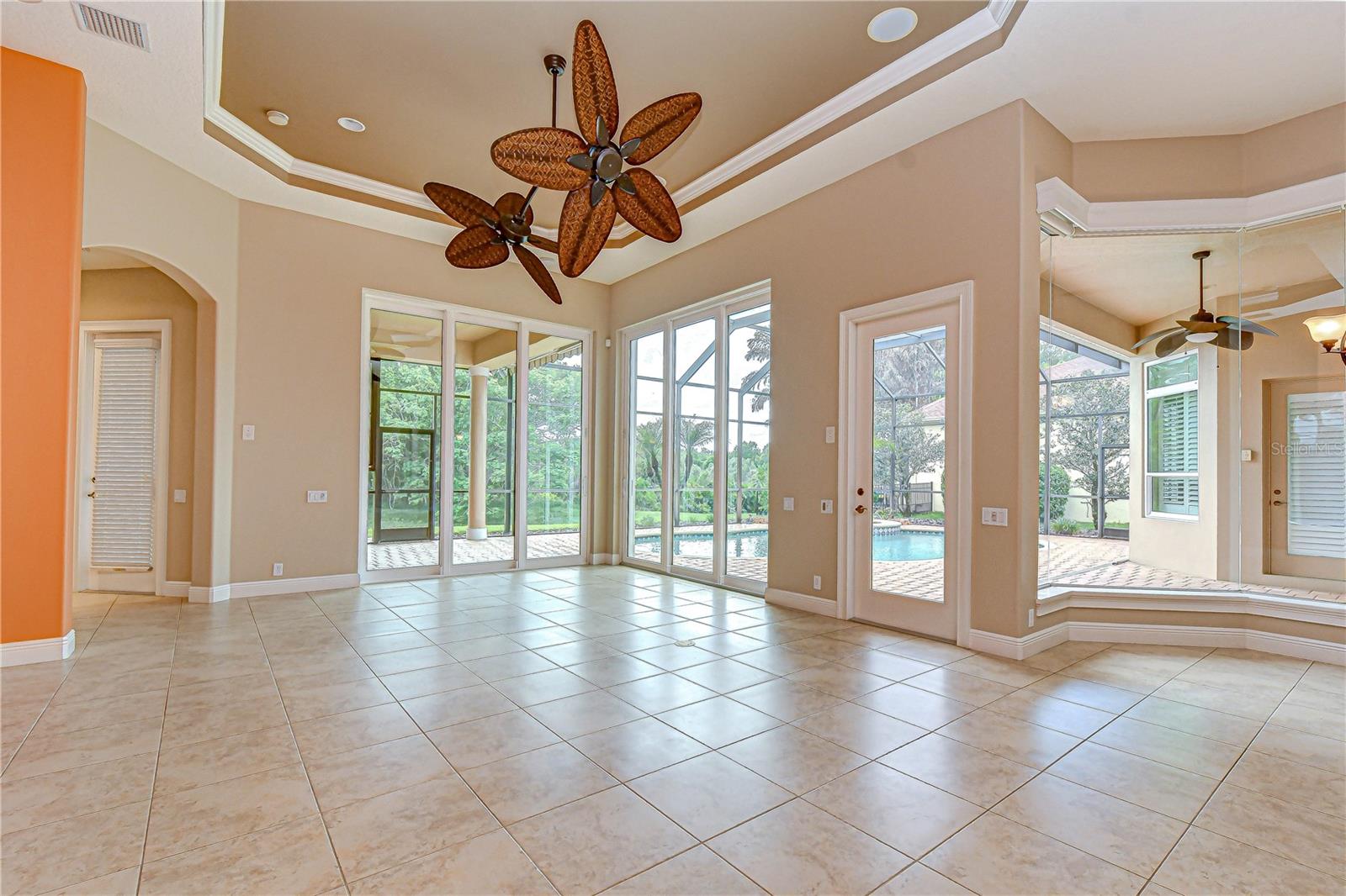 21338 LAKE VIENNA DRIVE DR