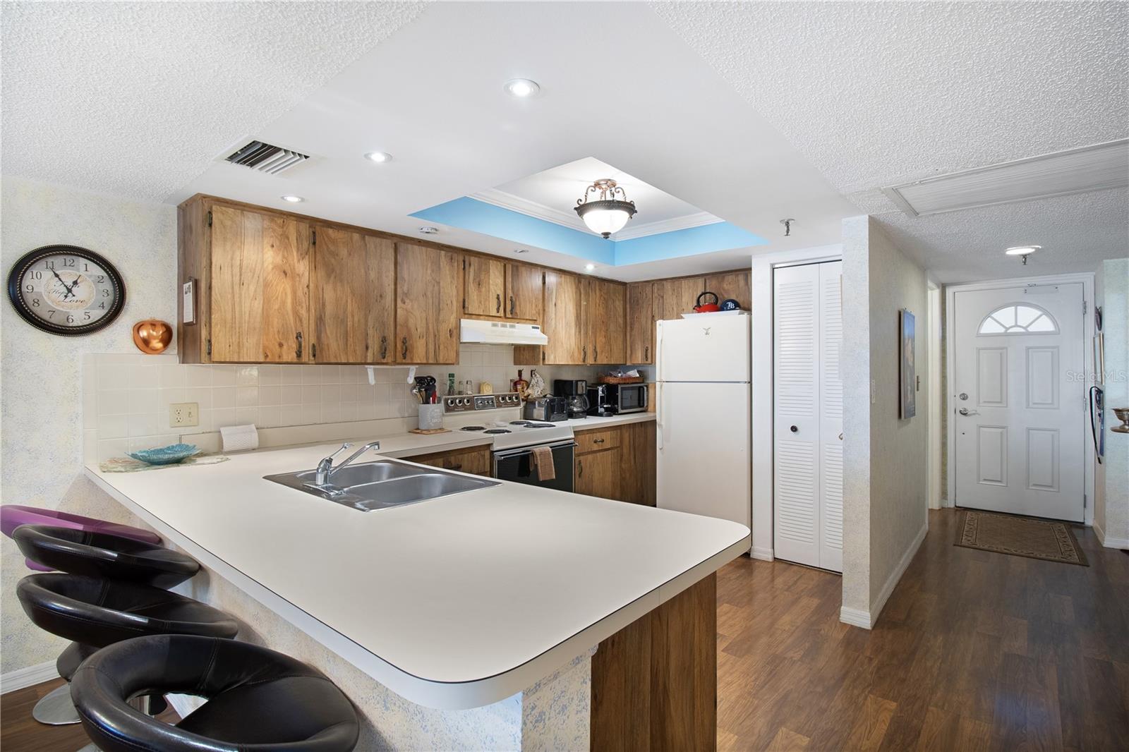 14001 GULF BLVD #207