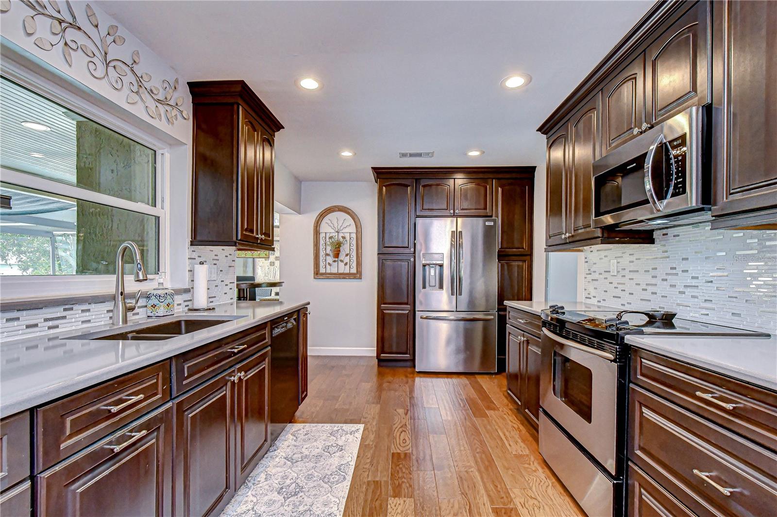 20 FERNBROOK RD
