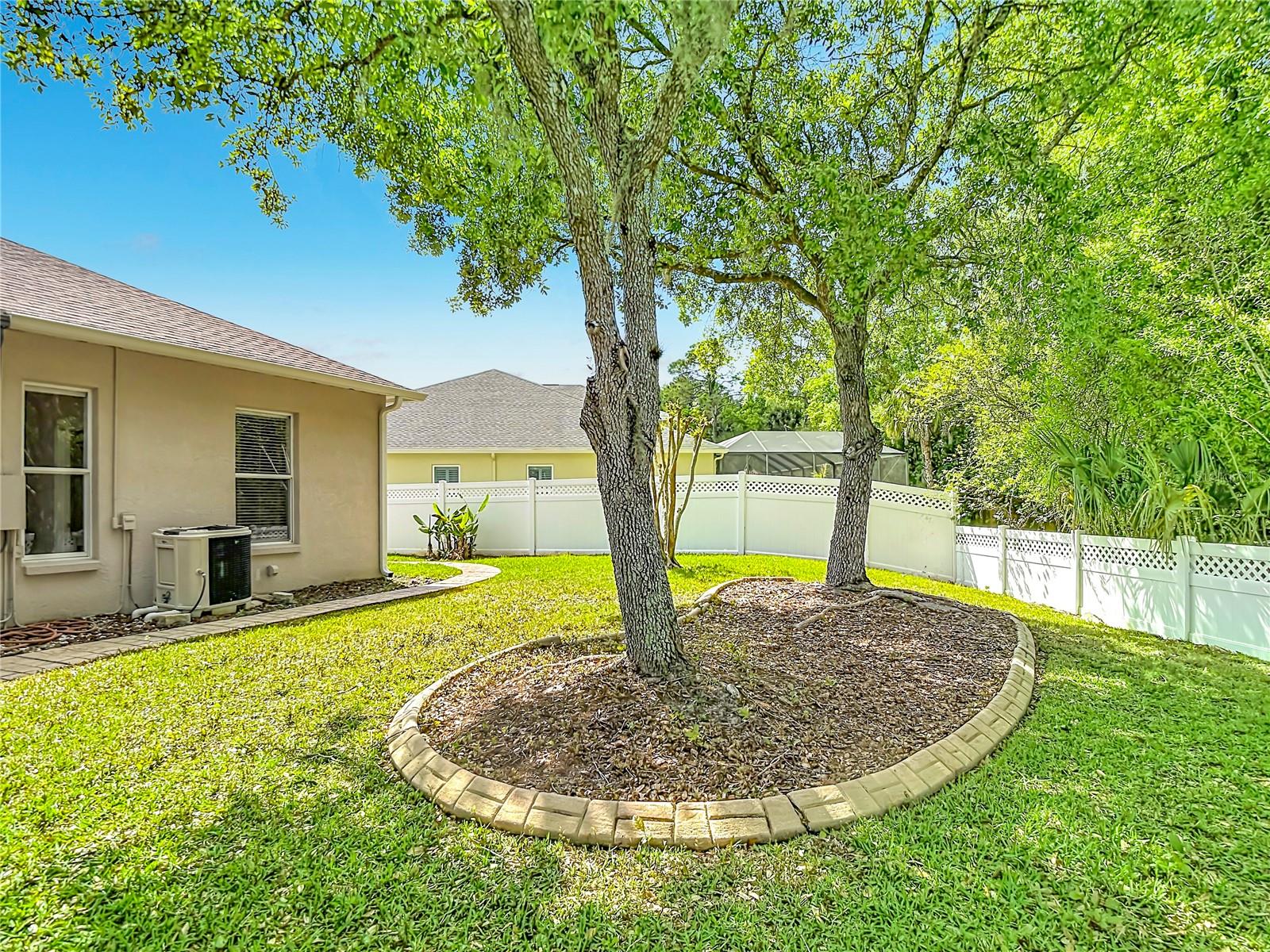 5106 ASHCREST CT