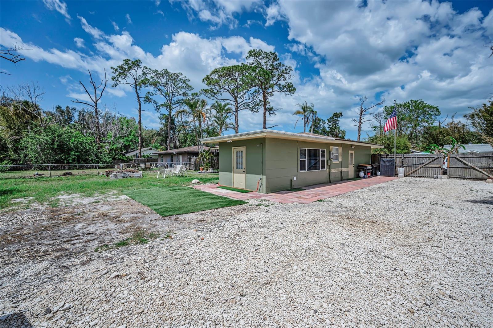 5146 MALLETT DR