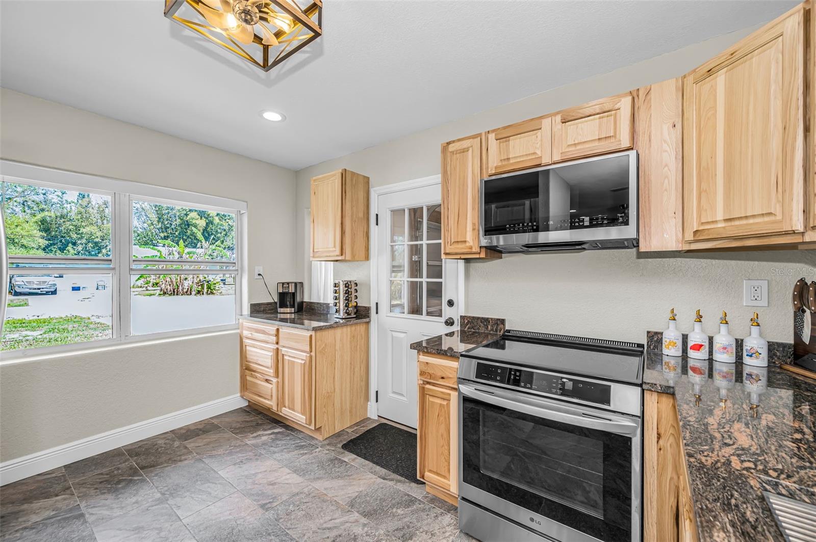 5146 MALLETT DR