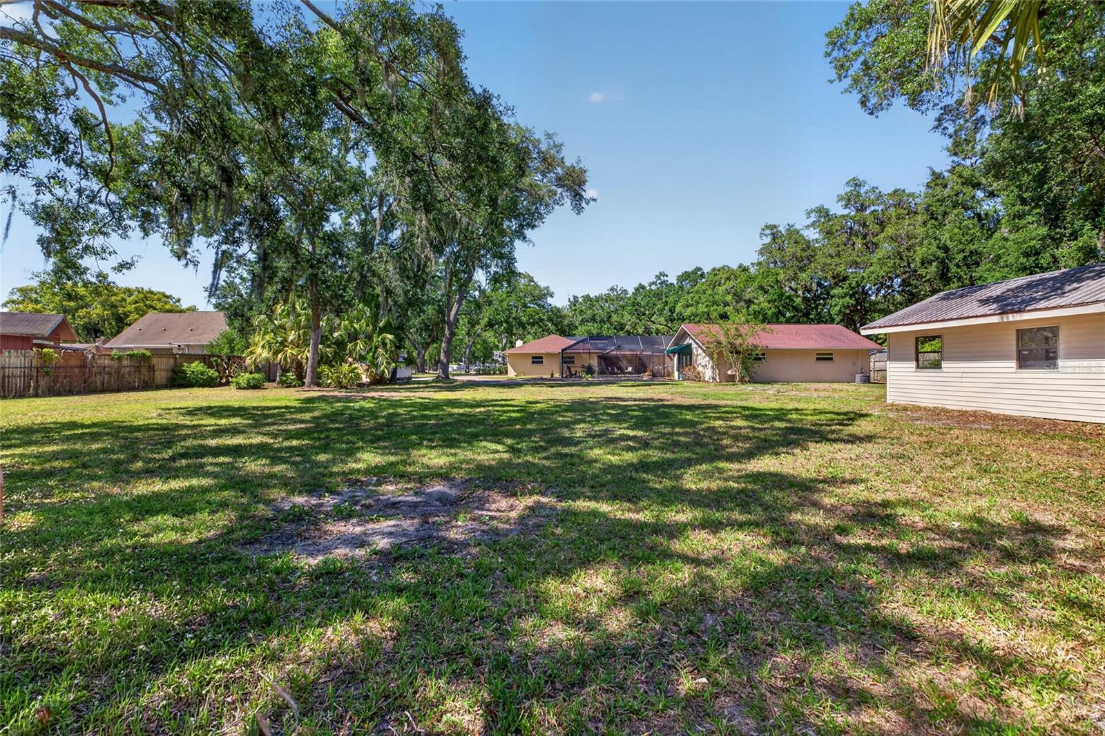 1026 CRYSTAL LAKE RD