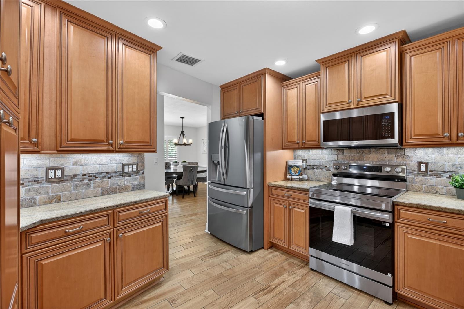 1026 CRYSTAL LAKE RD