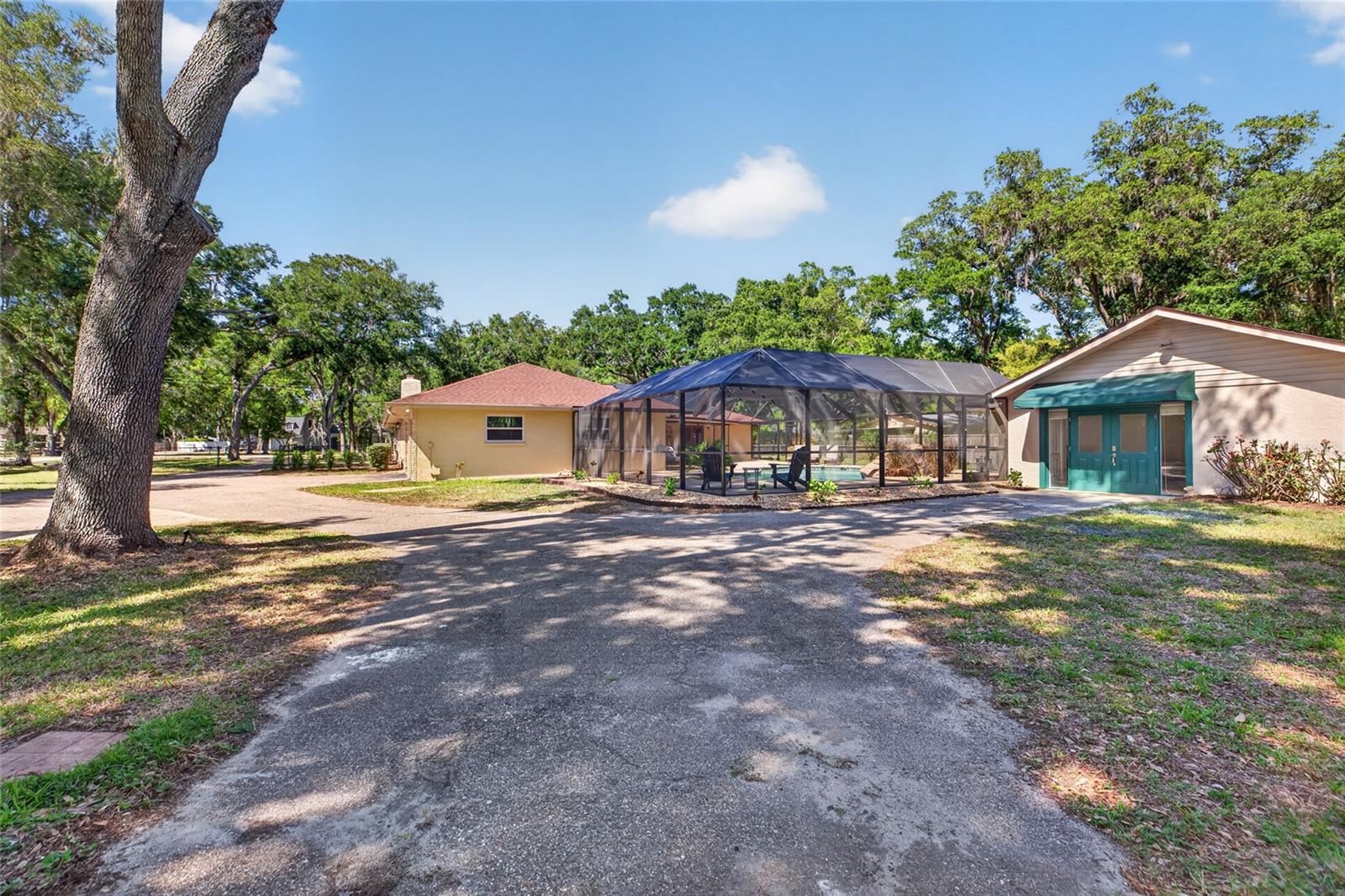 1026 CRYSTAL LAKE RD