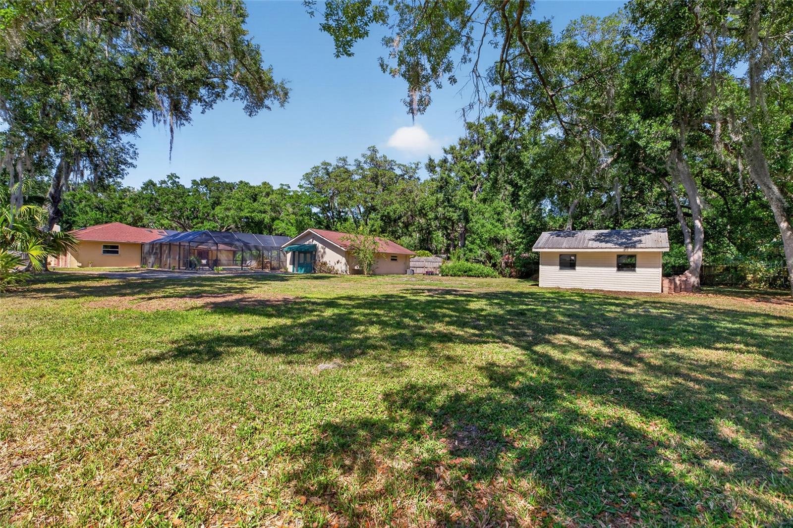 1026 CRYSTAL LAKE RD