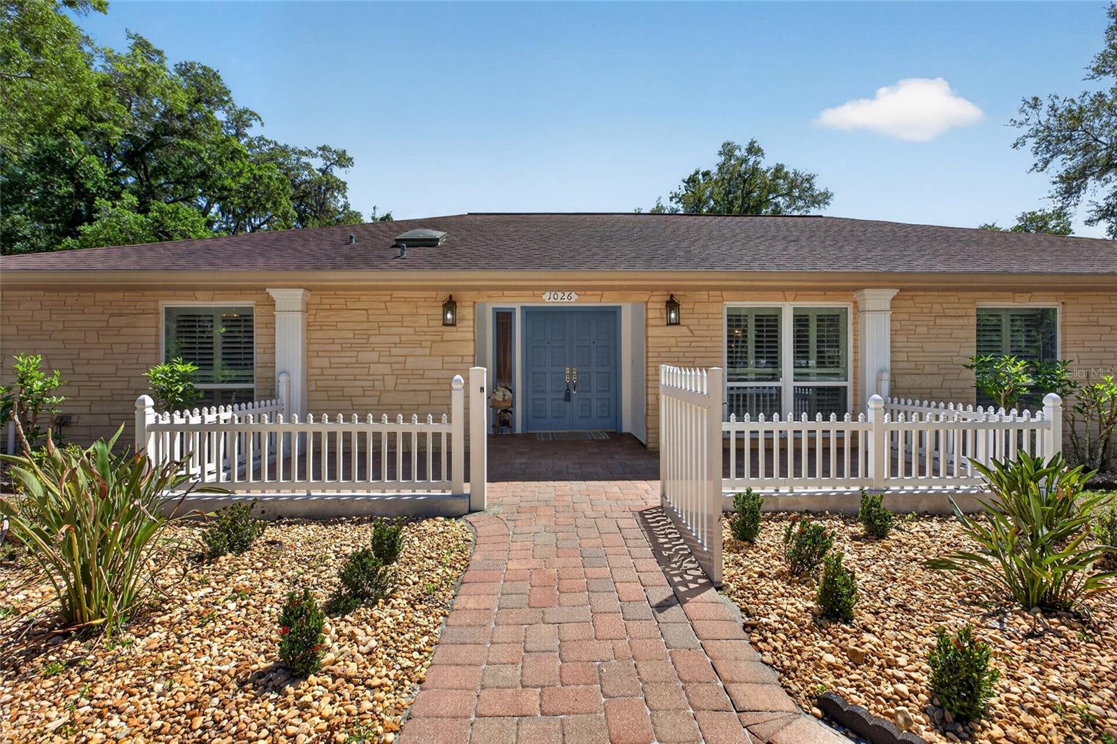 1026 CRYSTAL LAKE RD
