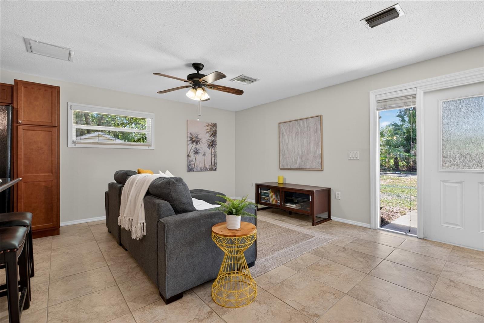 1026 CRYSTAL LAKE RD