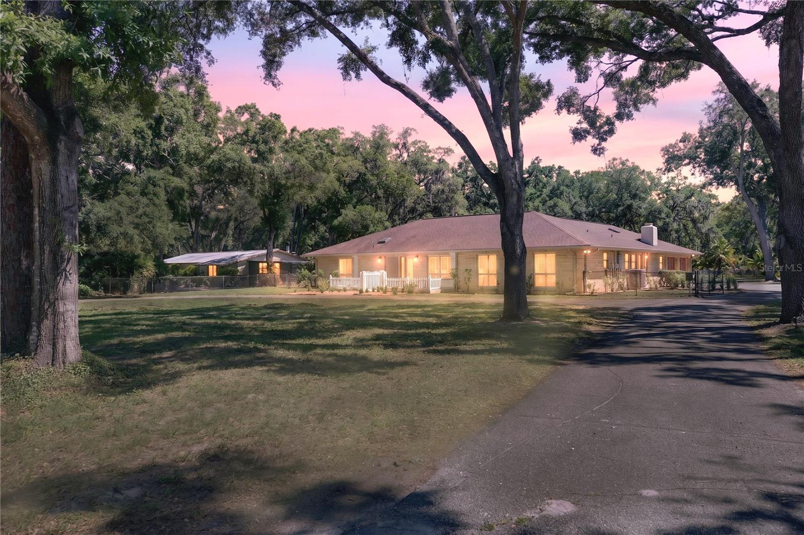 1026 CRYSTAL LAKE RD