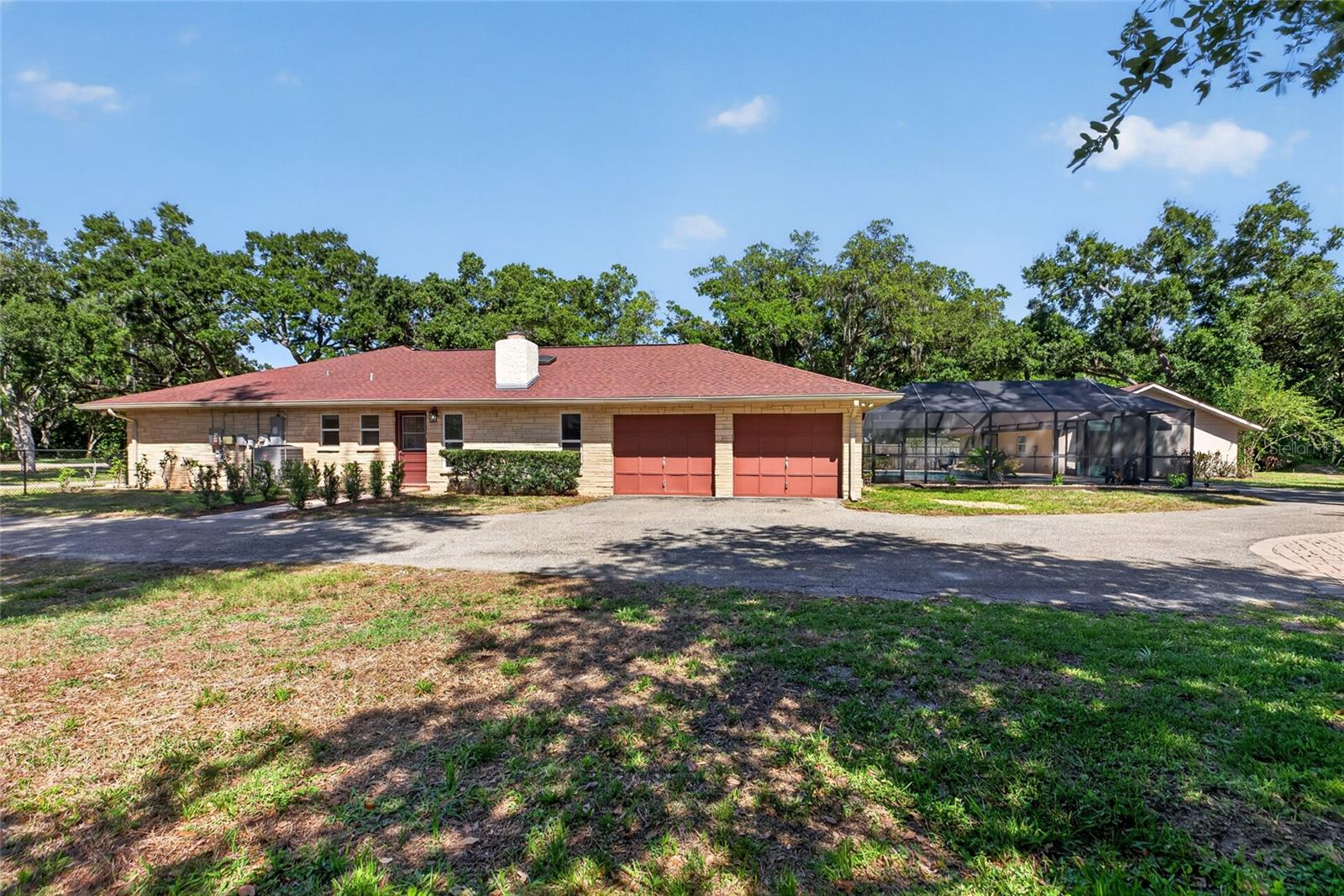 1026 CRYSTAL LAKE RD