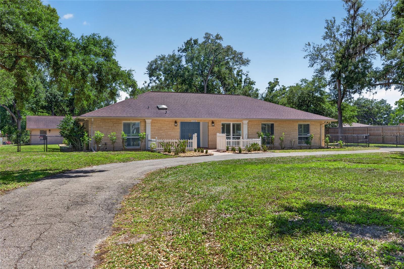1026 CRYSTAL LAKE RD
