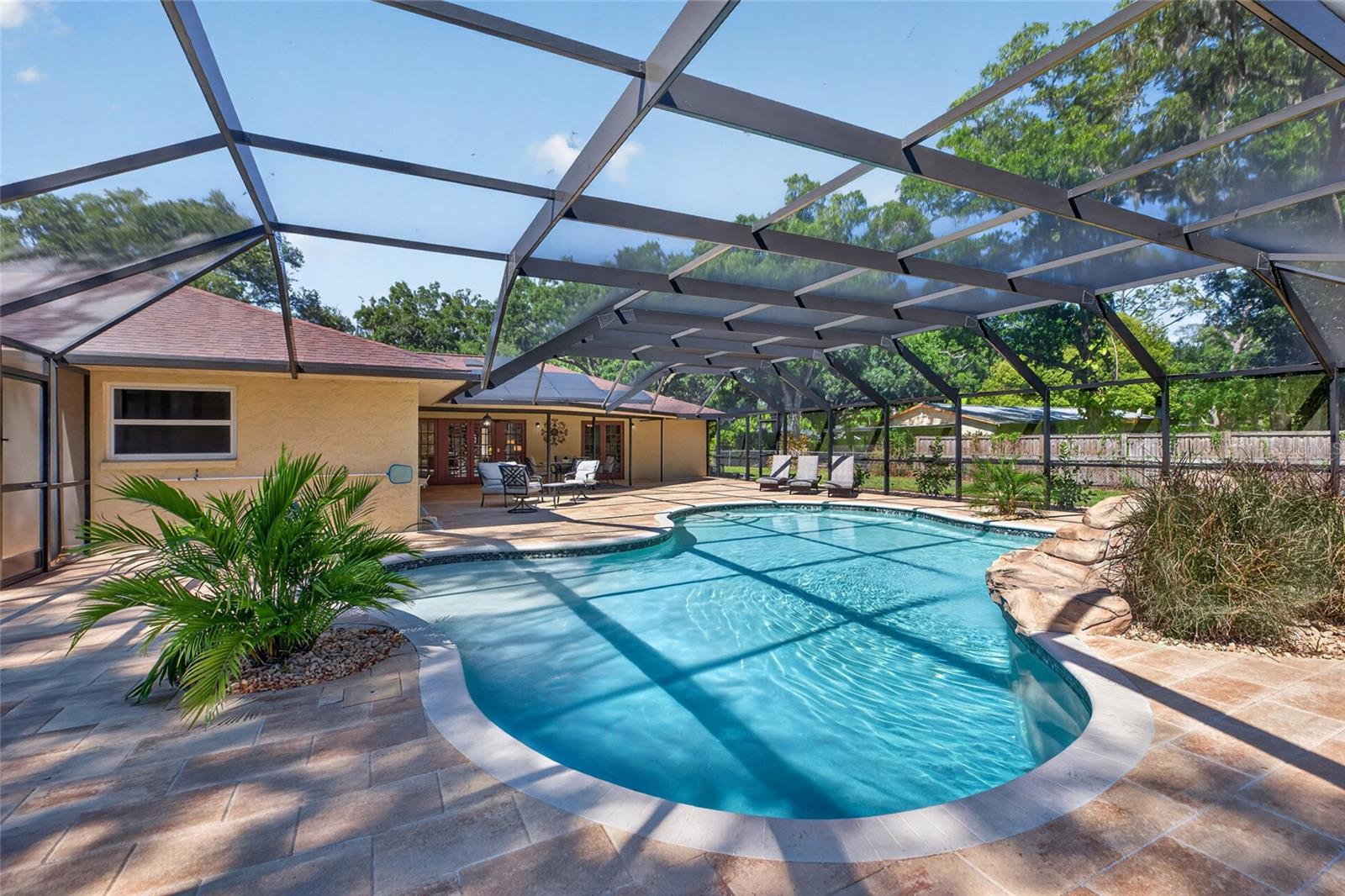 1026 CRYSTAL LAKE RD
