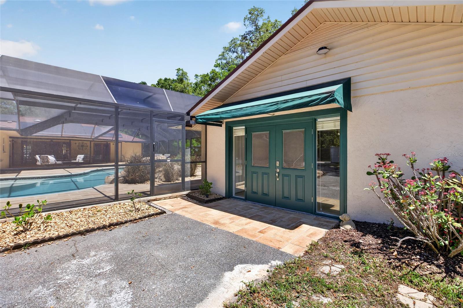 1026 CRYSTAL LAKE RD