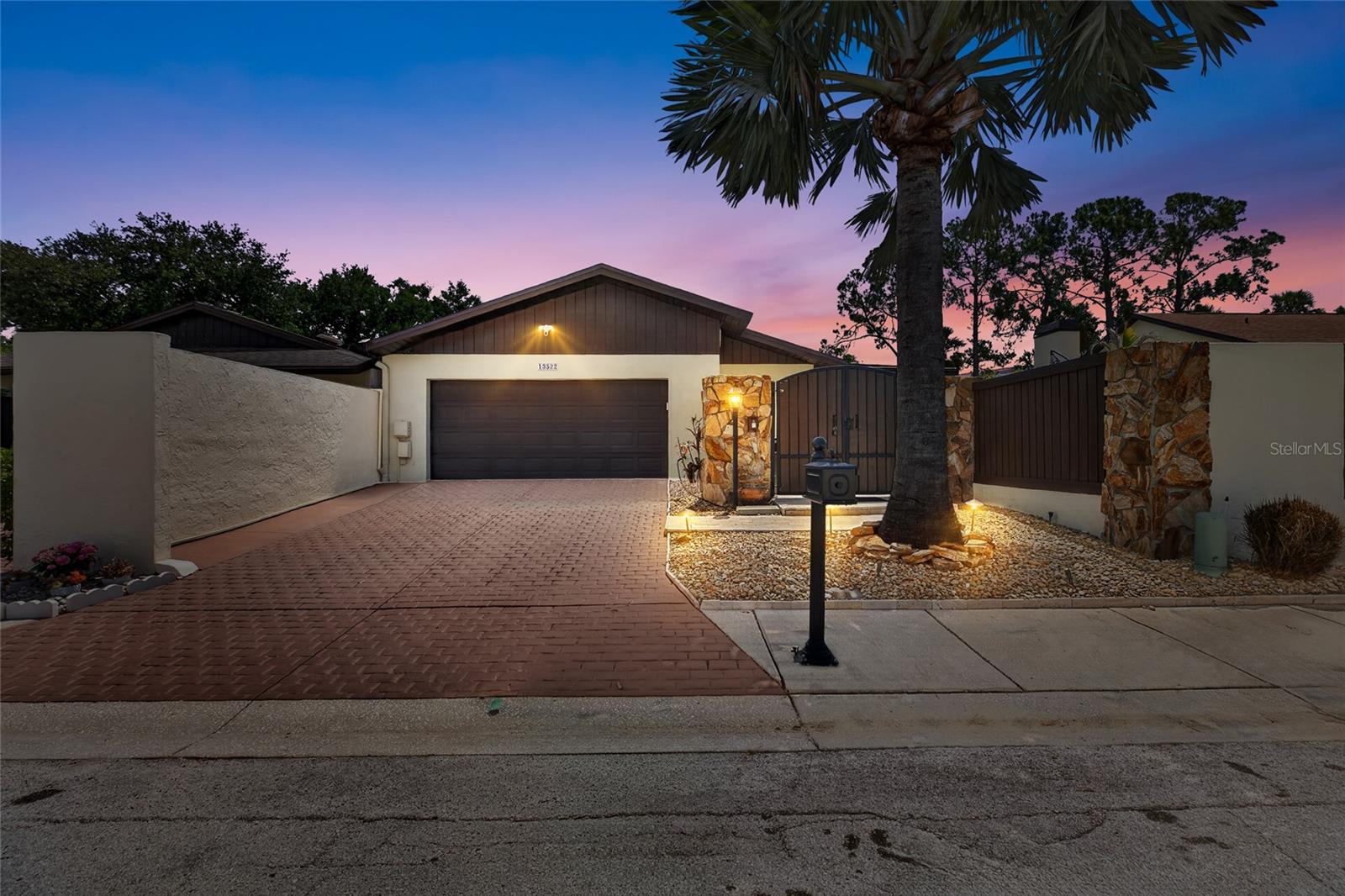 13522 AVISTA DR