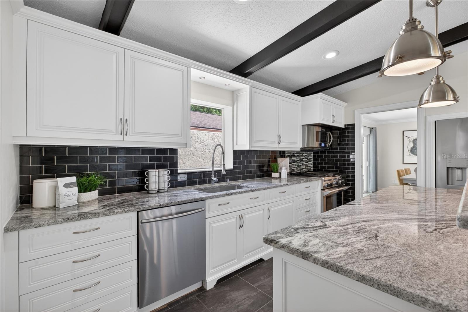 13522 AVISTA DR