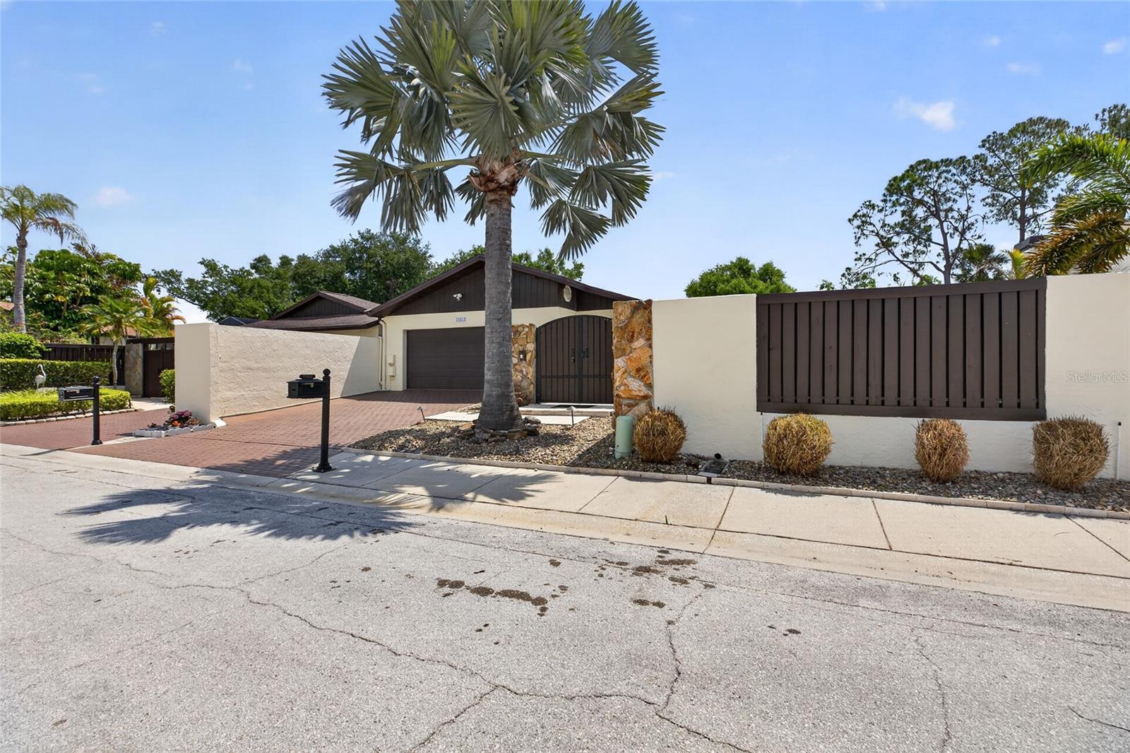 13522 AVISTA DR