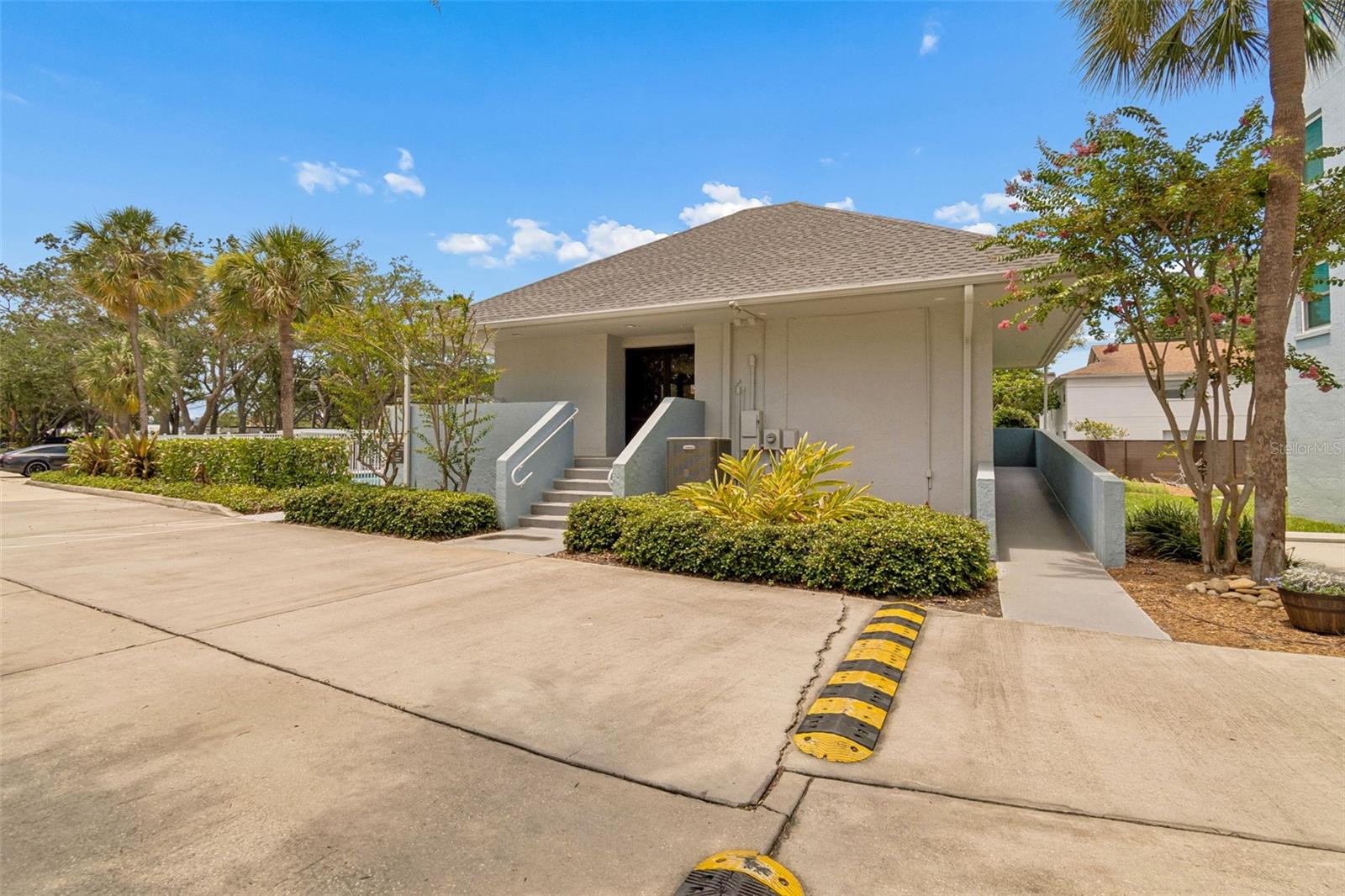 160 COLUMBIA DR #206