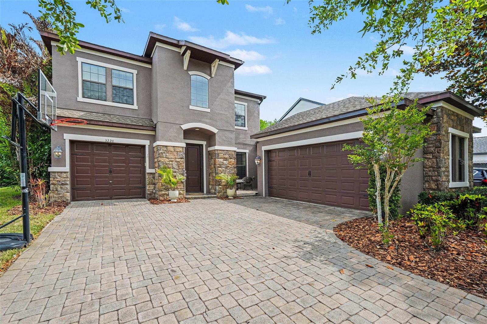 3220 MAJESTIC VIEW DR
