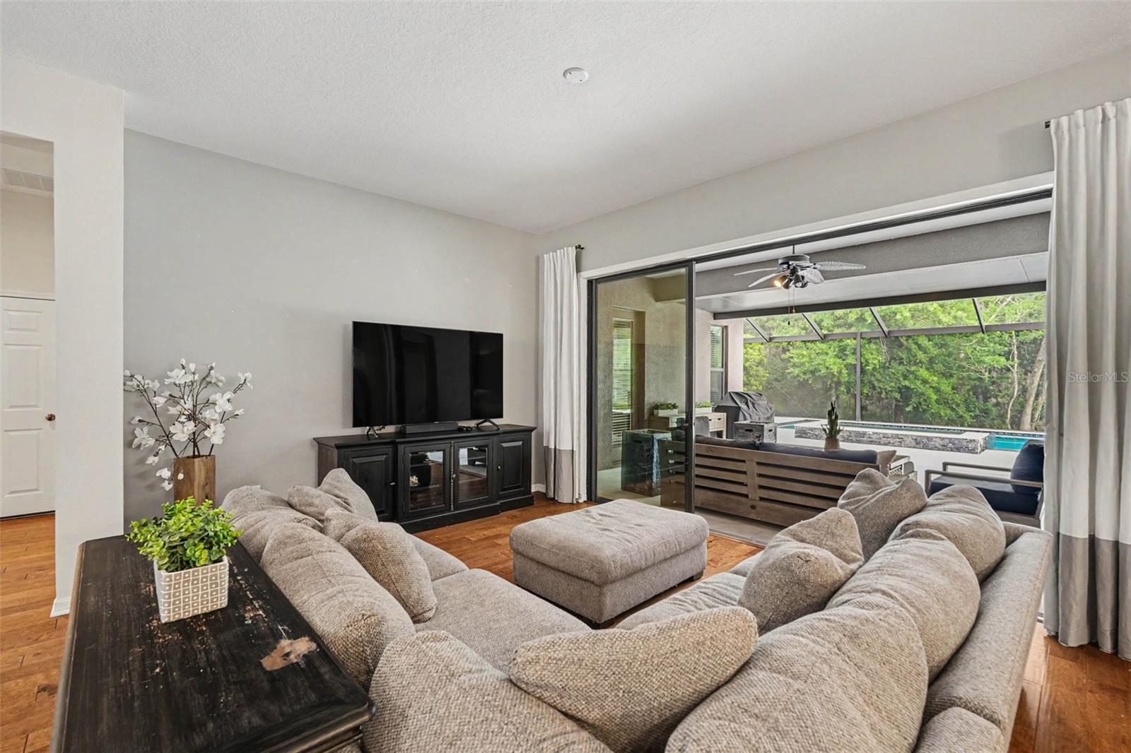 3220 MAJESTIC VIEW DR
