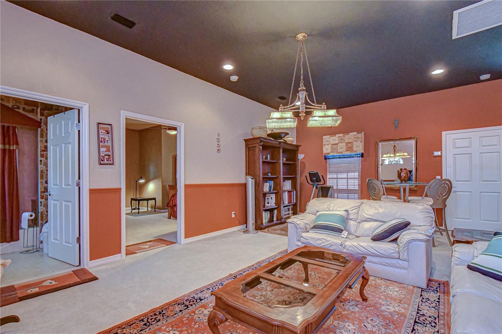20915 LAKE VIENNA DR